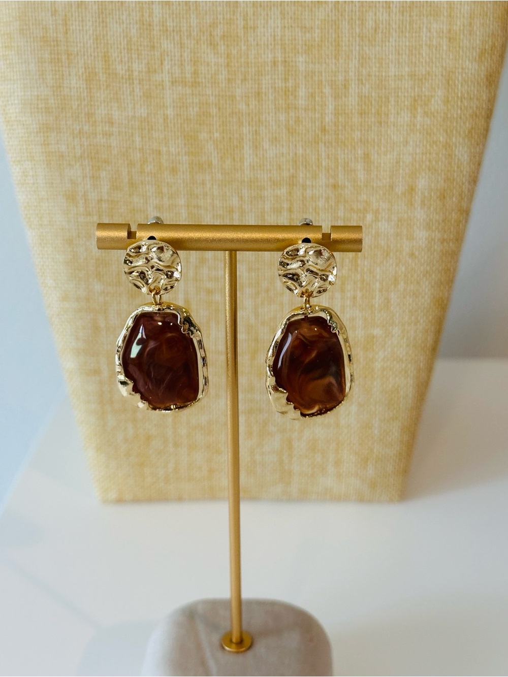 Fashion Jewelry Gold-Tone Earrings with Brown Resin Drops